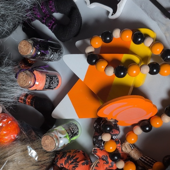 Halloween Themed Tiered Tray Home Decor Bundle - Picture 6 of 9